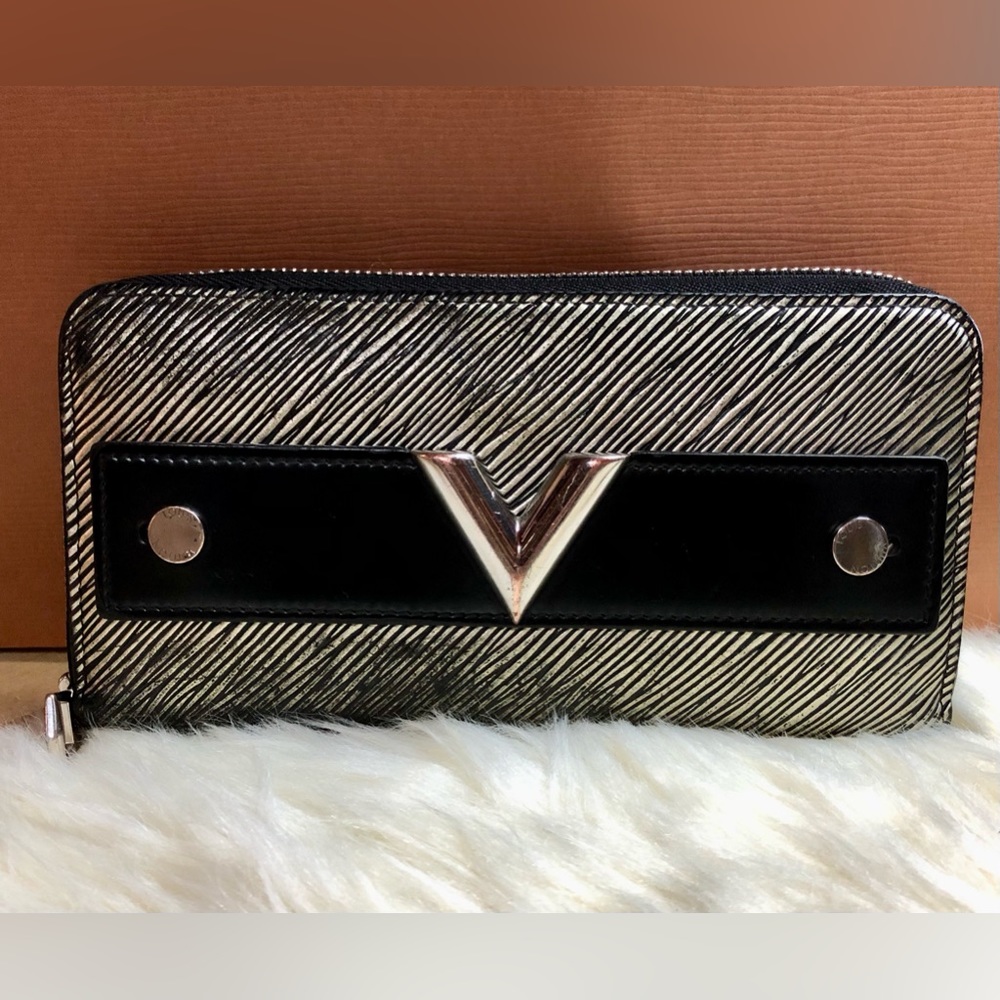 Louis Vuitton Black and Silver Striped Wallet